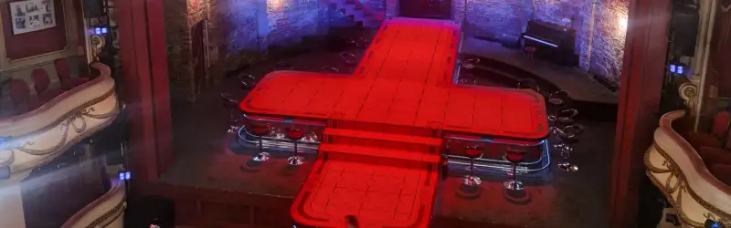 No&euml;l Coward Theatre