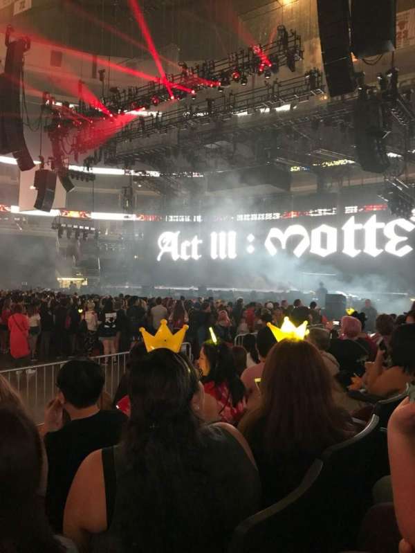 United Center, section: 122, row: 4, seat: 14