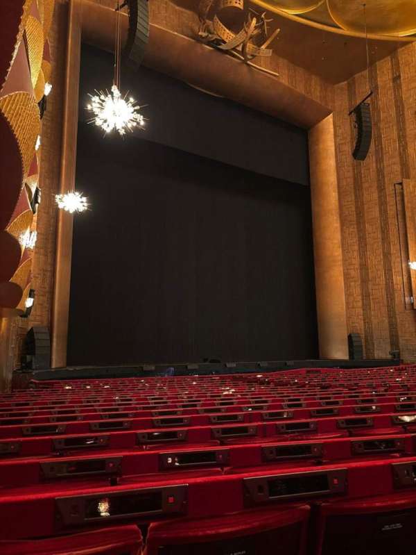 Metropolitan Opera House - Lincoln Center, section: Orchestra L, row: Q, seat: 27
