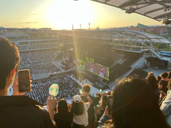BMO Stadium, section: 211, row: y, seat: 8