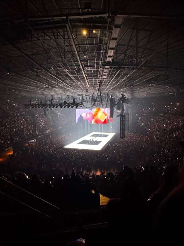 Kia Forum, section: 202, row: 5, seat: 4