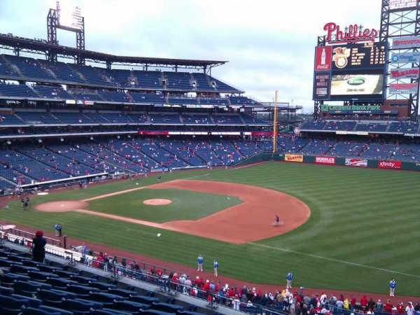 Citizens Bank Park, section: 211, row: 9, seat: 1