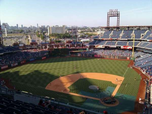 Citizens Bank Park, section: 423, row: 15, seat: 15