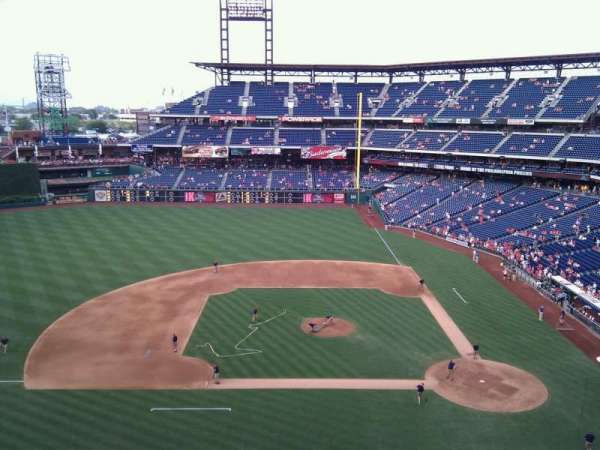 Citizens Bank Park, section: 325, row: 1, seat: 24