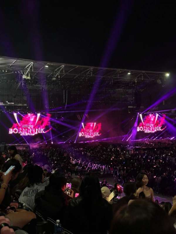 BMO Stadium, section: 128, row: L, seat: 6