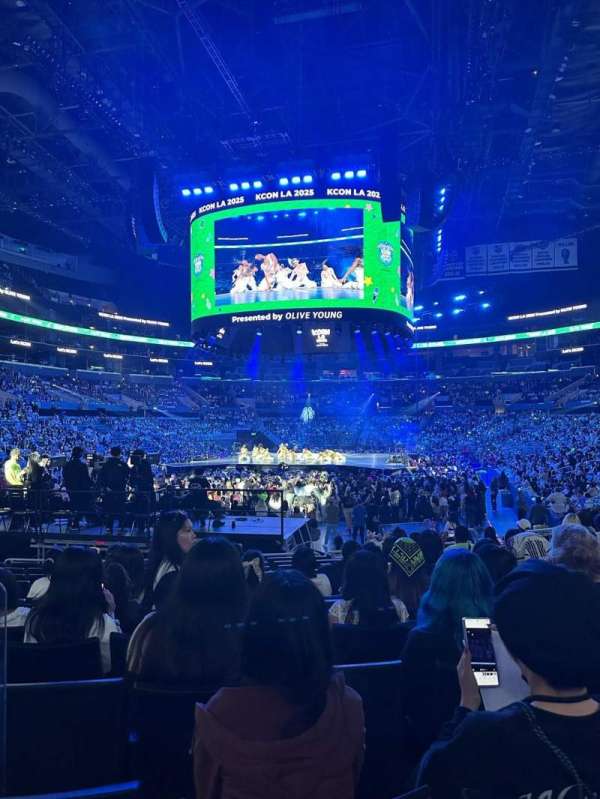 Crypto.com Arena, section: 106, row: 6, seat: 13