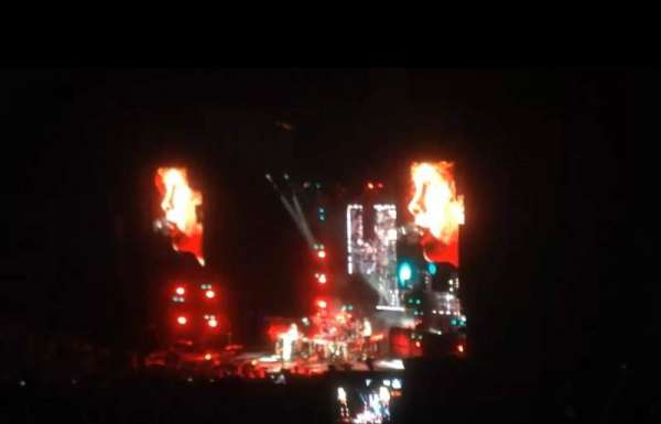 Shoreline Amphitheatre, section: 200, row: t, seat: 30