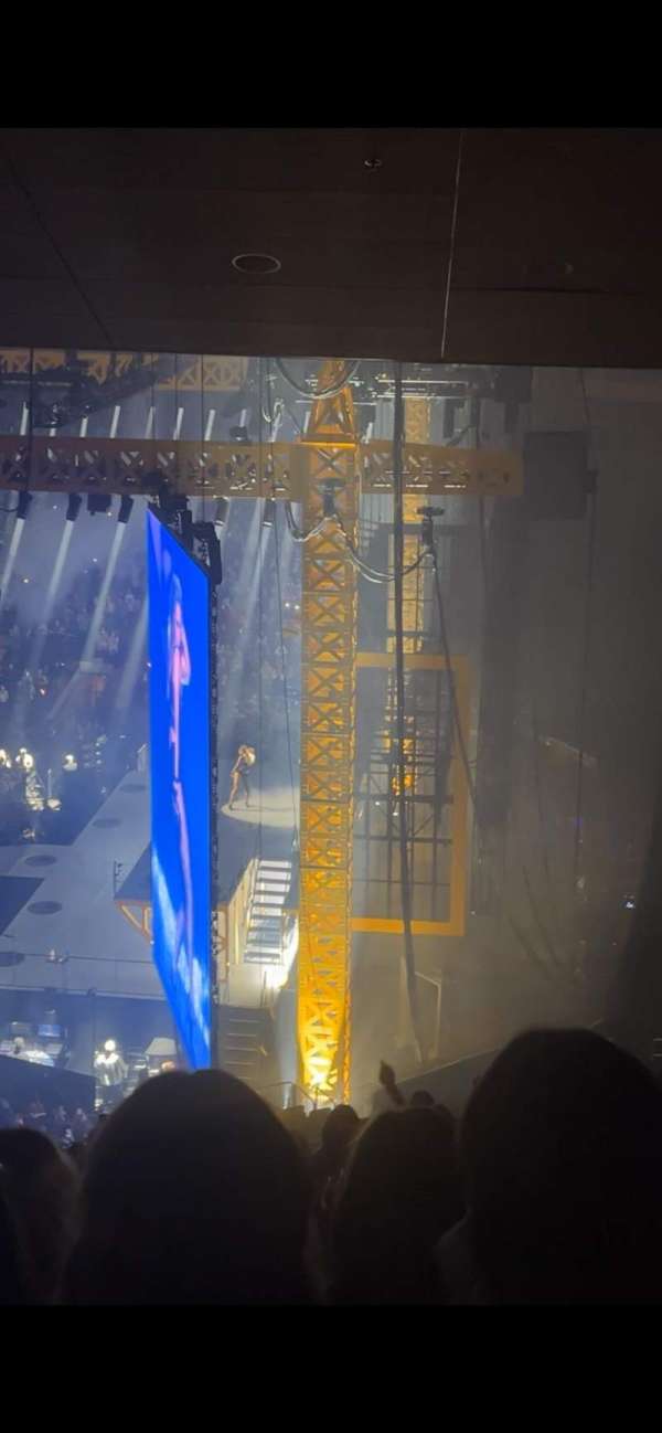 Madison Square Garden, section: 214, row: 15, seat: 4