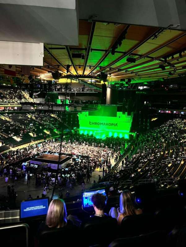 Madison Square Garden, section: 206, row: 4, seat: 8