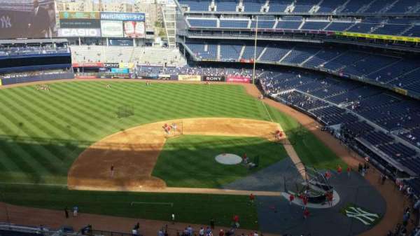 Yankee Stadium, section: 324, row: 7, seat: 1