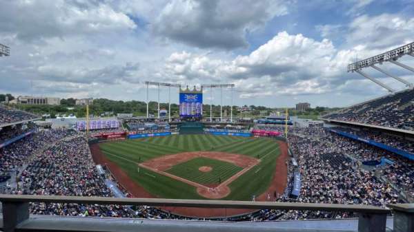 Kauffman Stadium, section: 419, row: H, seat: 10