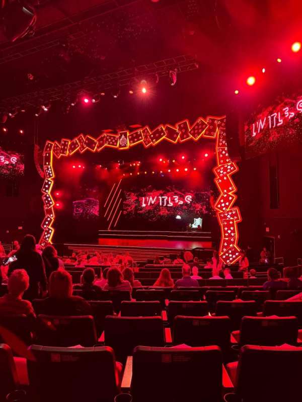 The Palazzo Theatre, section: SEC1, row: S, seat: 8