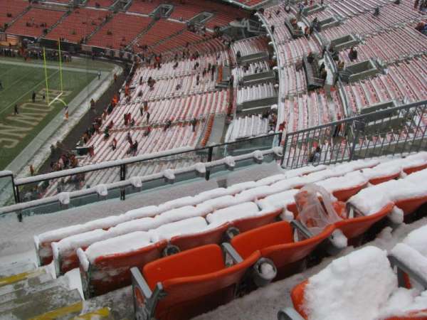 Huntington Bank Field, section: 516, row: 4, seat: 1