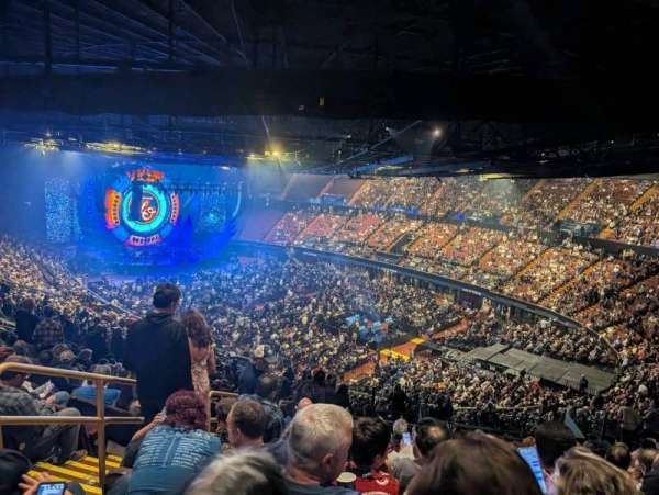 Kia Forum, section: 232, row: 16, seat: 4
