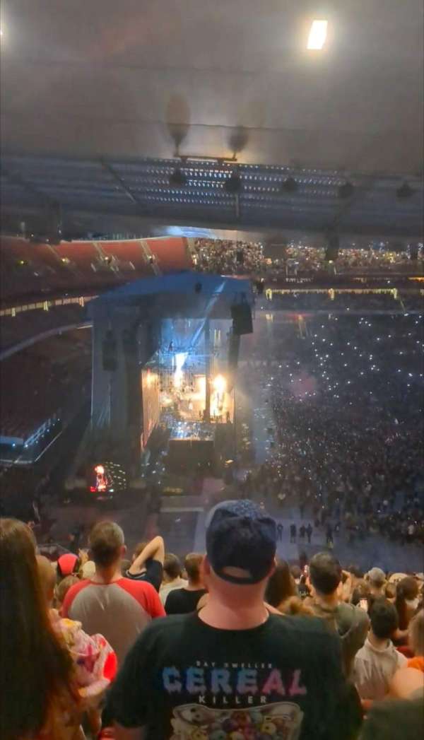 Emirates Stadium, section: 115, row: 22, seat: 689
