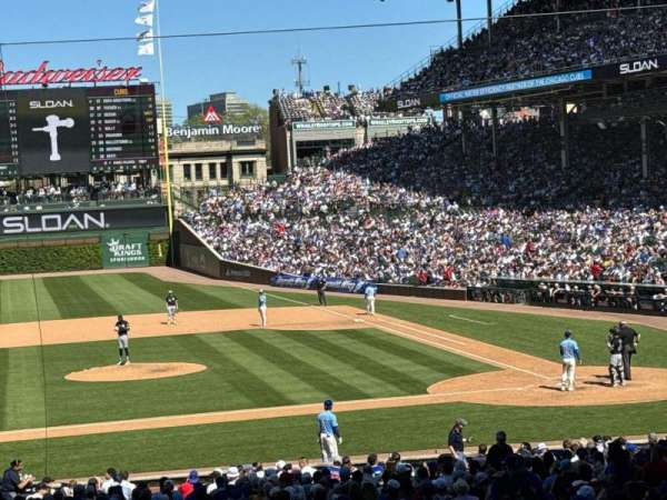 Wrigley Field, section: 212, row: 5, seat: 25