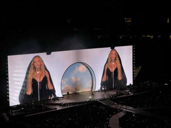 Bank of America Stadium, section: 537, row: 4, seat: 9