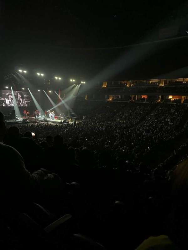 Honda Center, section: 207, row: Q, seat: 2