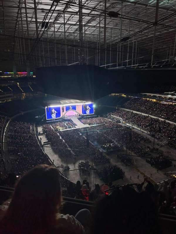 SoFi Stadium, section: 525, row: 2, seat: 5