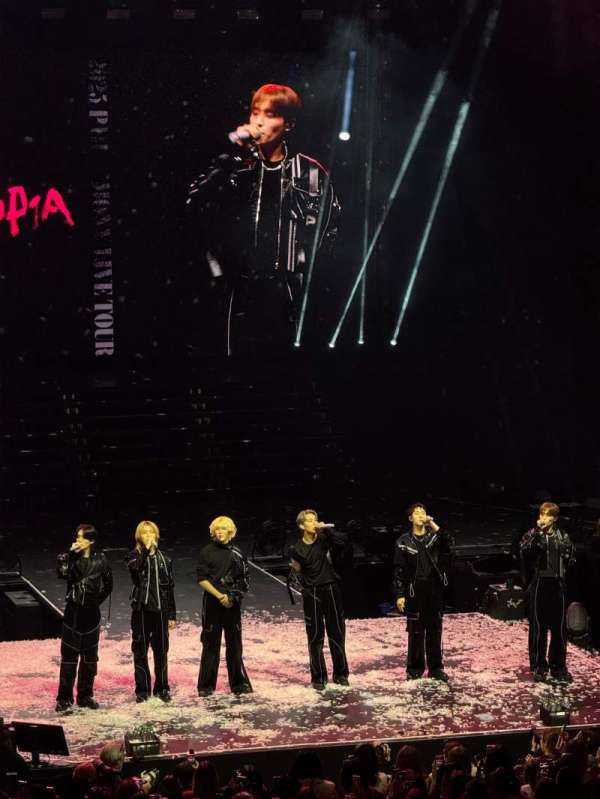 Arena Grand Paris, section: 14, row: Q, seat: 173