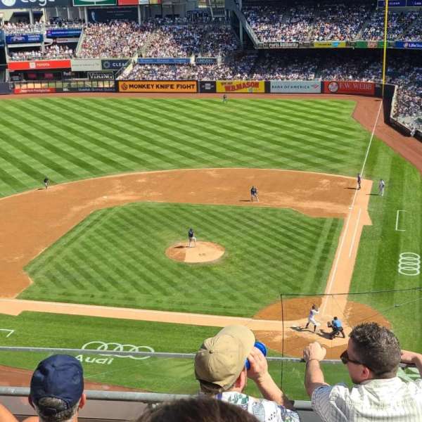 Yankee Stadium, section: 322, row: 4, seat: 6