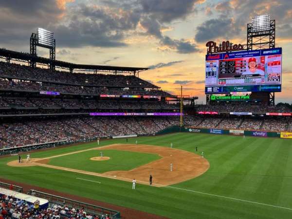 Citizens Bank Park, section: 212, row: 1, seat: 4