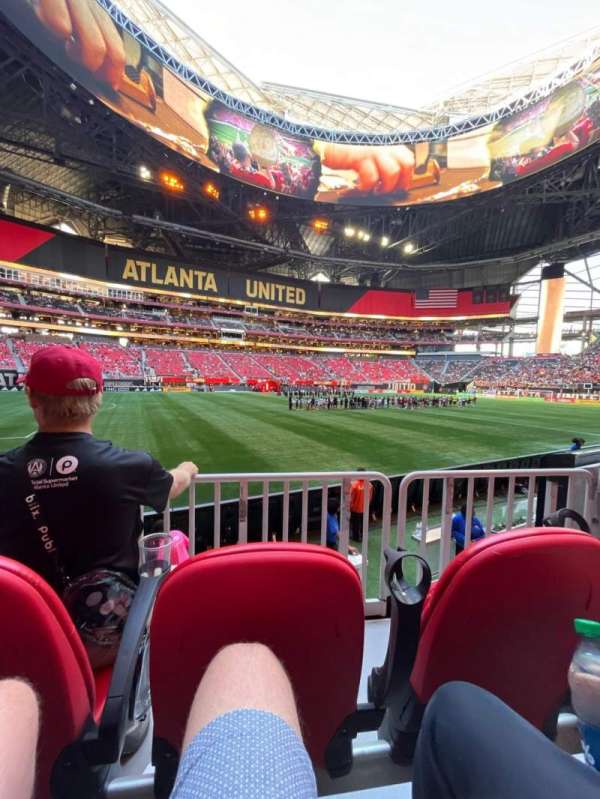 Mercedes-Benz Stadium, section: 113, row: 6