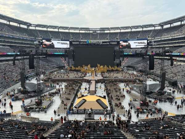 MetLife Stadium, section: 225a, row: 1, seat: 20
