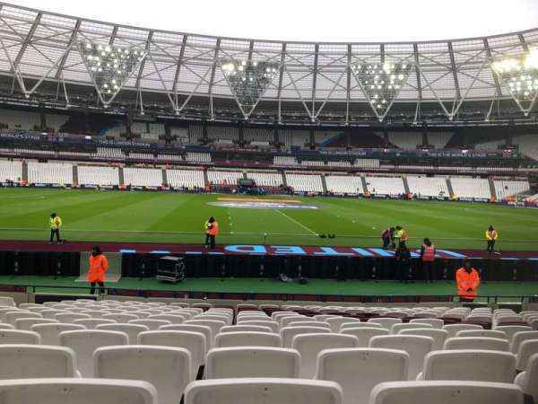London Stadium, section: 135, row: 14, seat: 274