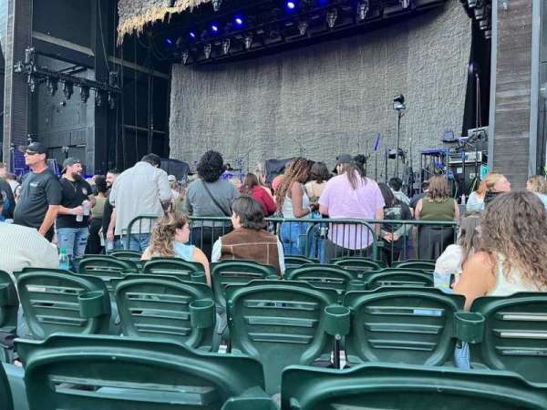 Fiddler's Green Amphitheatre, section: 101, row: EEE, seat: 115