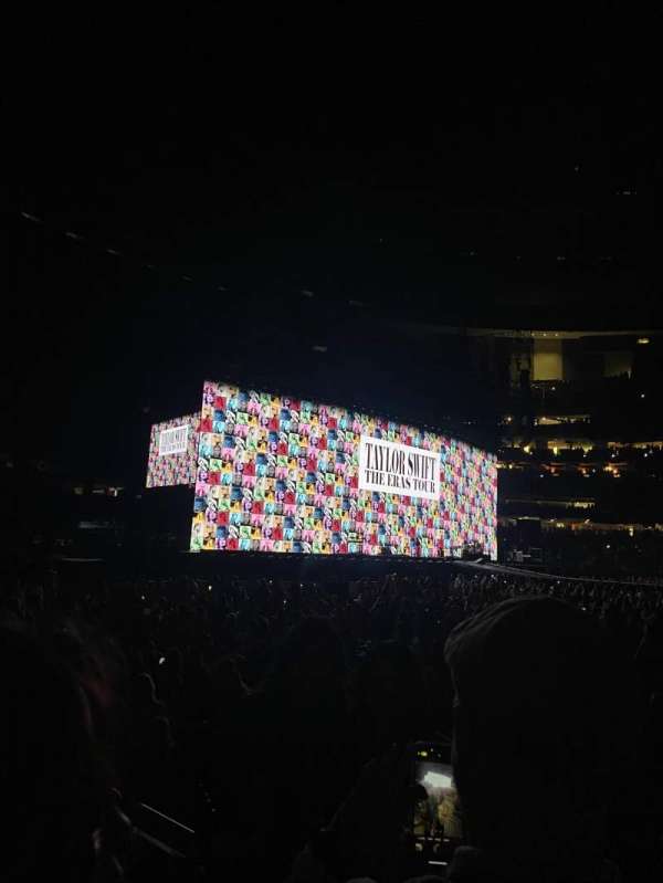 Photo by AlexsisRPage at Caesars Superdome