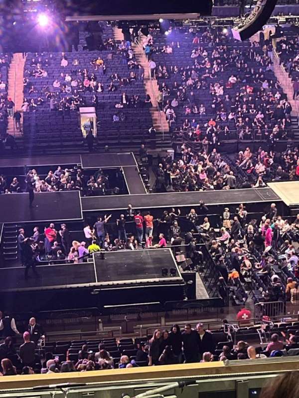 Madison Square Garden, section: 224, row: 6, seat: 7