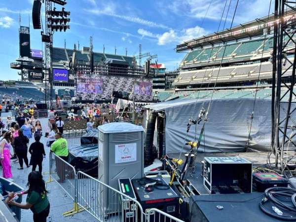 Lincoln Financial Field, section: 105, row: 1, seat: 1