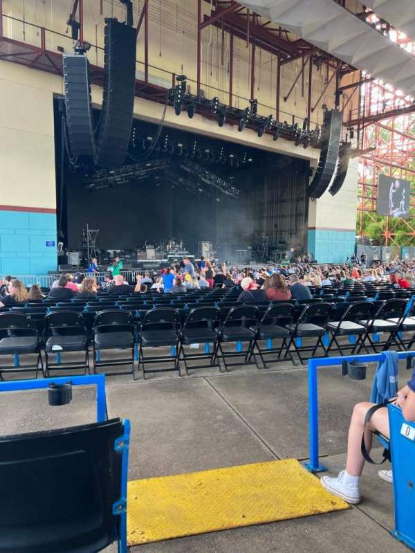 Riverbend Music Center, section: 400, row: Q, seat: 423