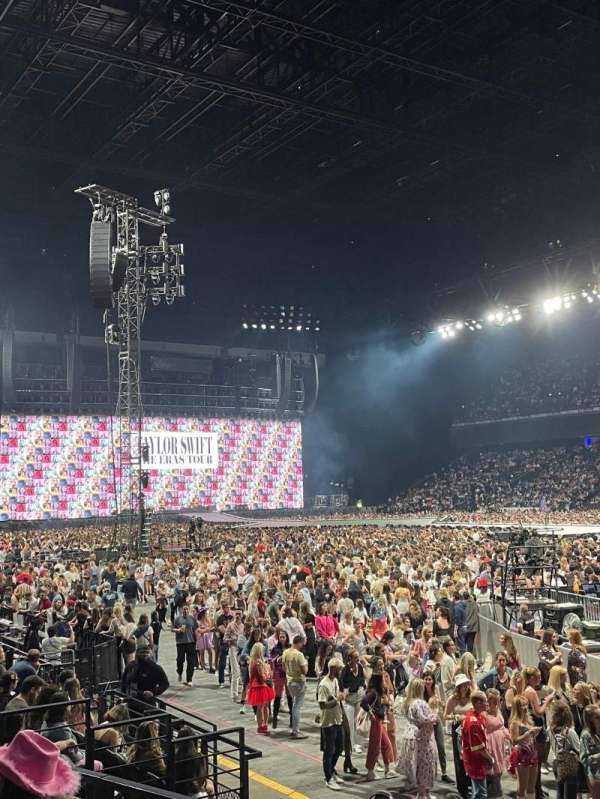 Paris La Défense Arena, section: 107, row: 13, seat: 10