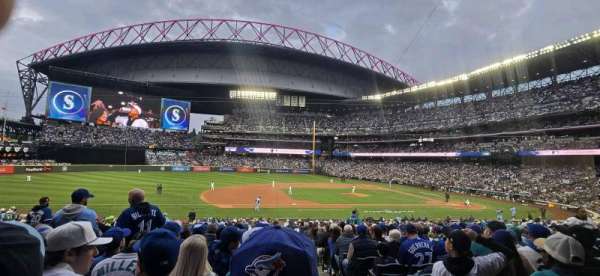T-Mobile Park, section: 140, row: 32, seat: 1