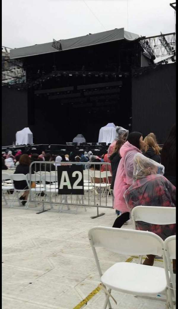 Soldier Field, section: B1, row: 4, seat: 1