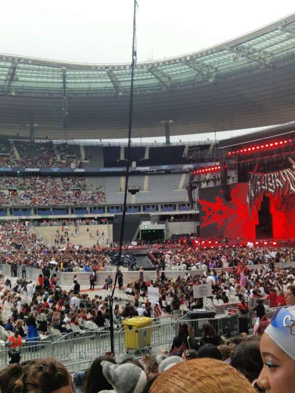 Stade de France, section: G6, row: 17, seat: 27