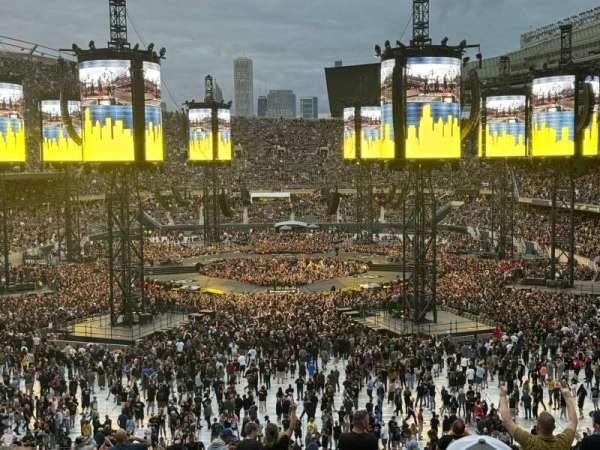 Soldier Field, section: 322, row: 1