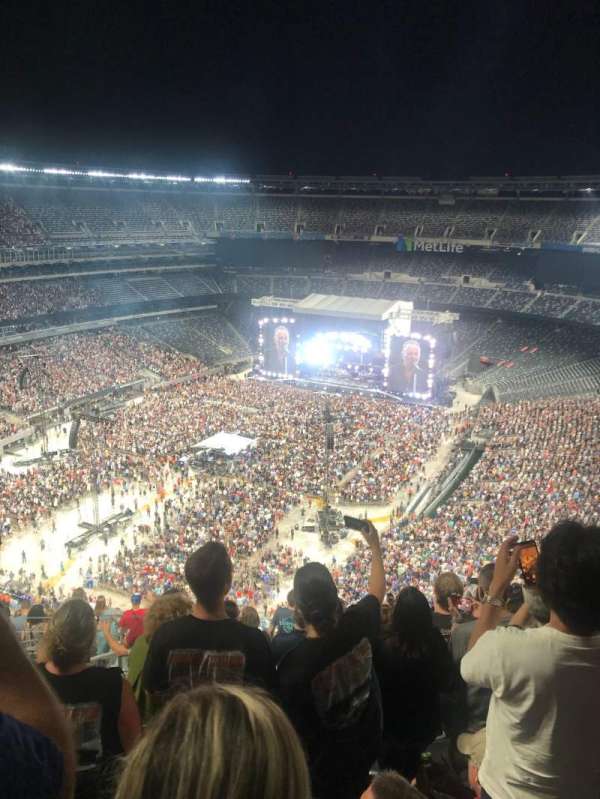 MetLife Stadium, section: 321, row: 19, seat: 27&28