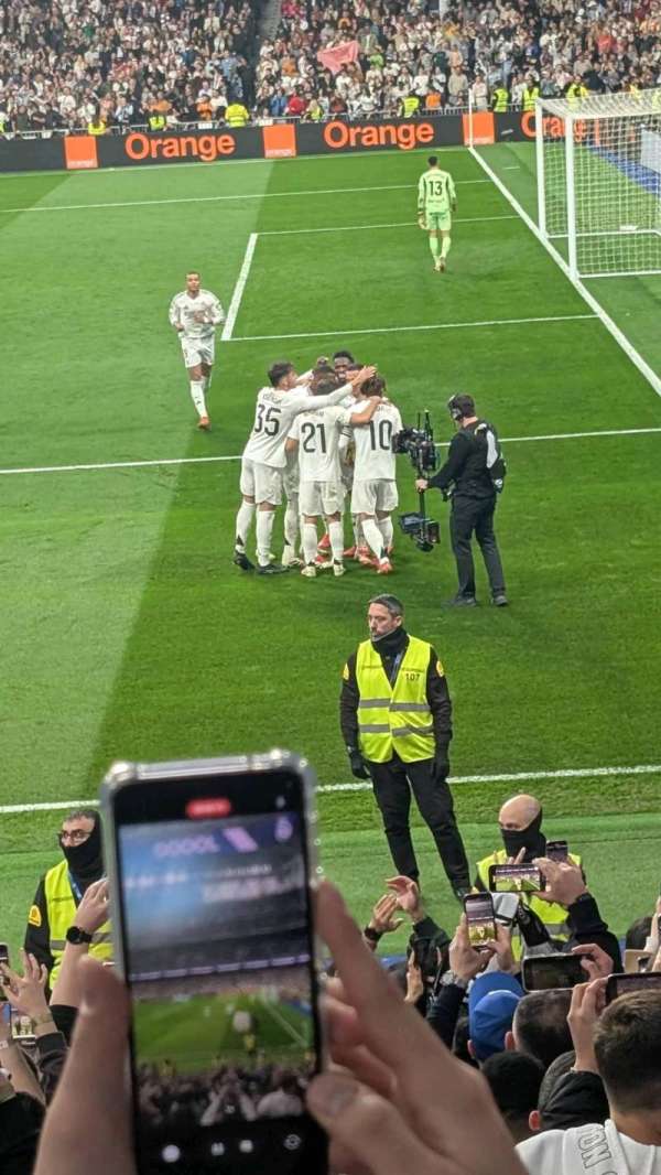 Santiago Bernabéu Stadium, section: 127, row: 16, seat: 11
