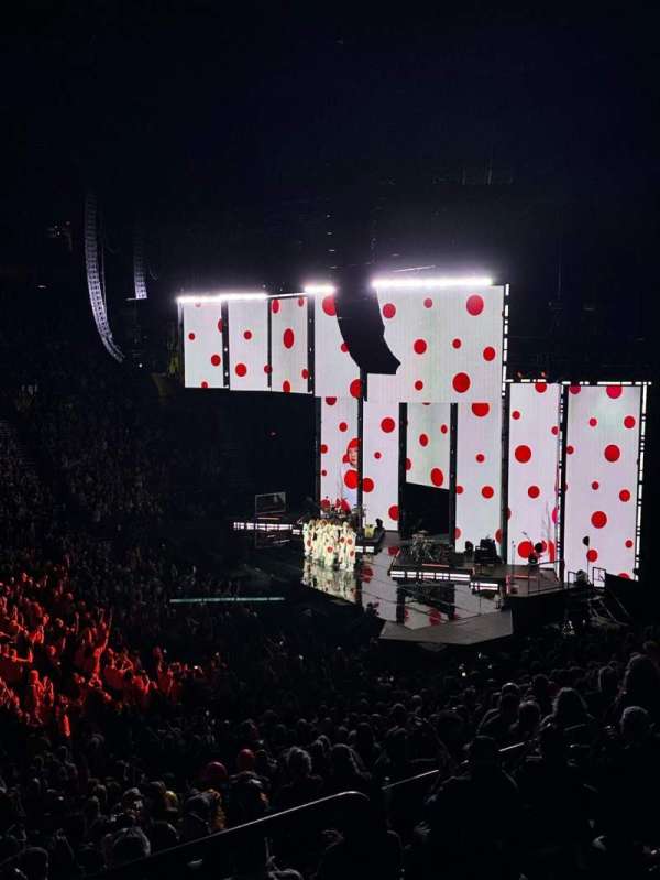 Moda Center, section: 216, row: G, seat: 13