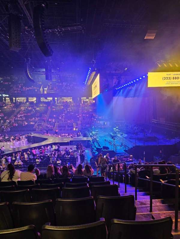 CFG Bank Arena, section: 102, row: T, seat: 1