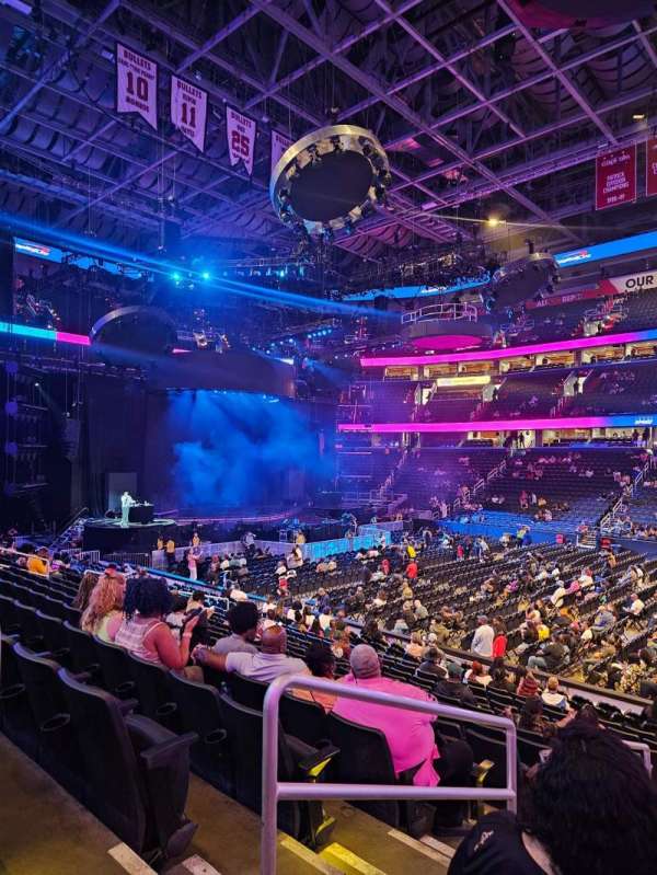 Capital One Arena, section: 101, row: Q, seat: 1