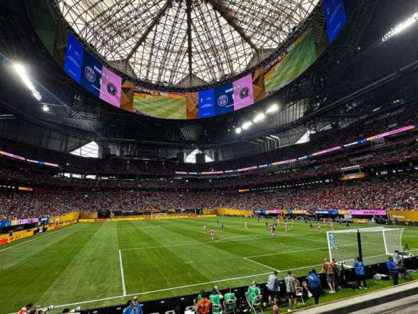 Mercedes-Benz Stadium, section: 103, row: 10, seat: 4