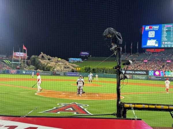 Angel Stadium, section: 118, row: E, seat: 1
