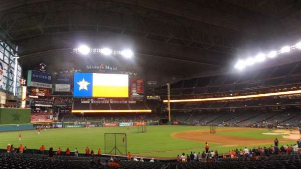 Daikin Park, section: 108, row: 32, seat: 6