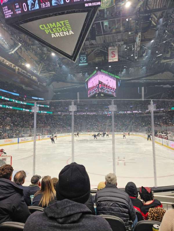 Climate Pledge Arena, section: 07, row: G, seat: 4