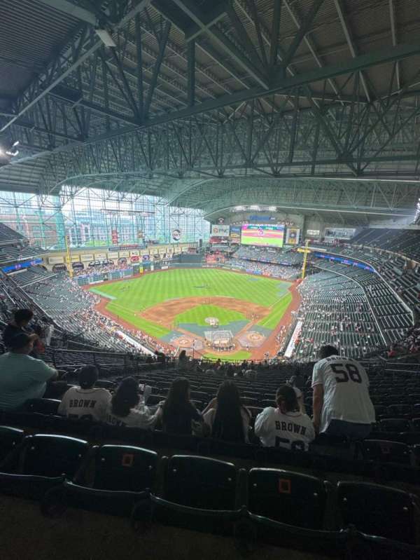 Daikin Park, section: 418, row: 17, seat: 6