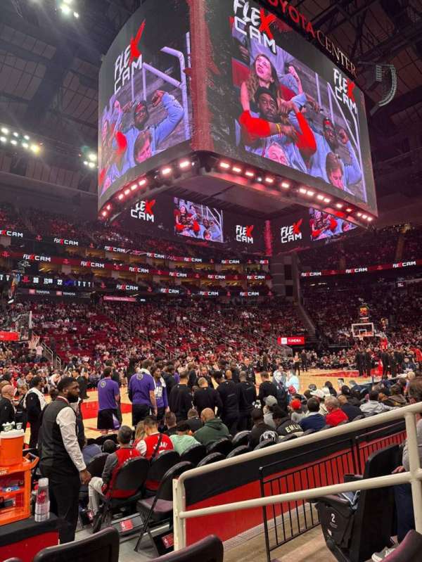 Toyota Center, section: 122, row: 4, seat: 3